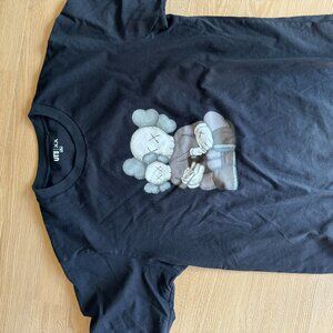 Uniqlo Kaws shirt